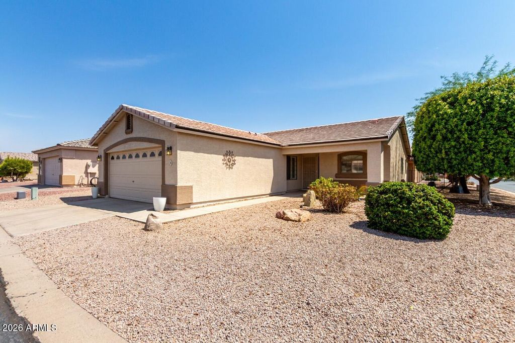 2101 S MERIDIAN Road 301, Apache Junction, AZ 85120