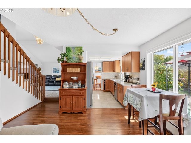 17824 Sw GRANADA Dr, Beaverton, OR 97007