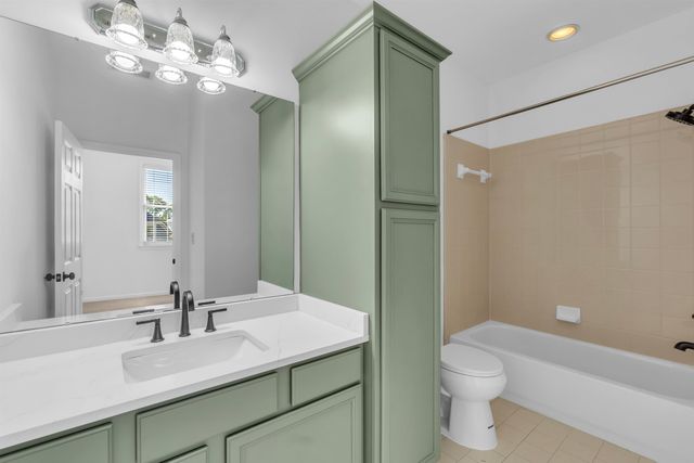 176 HARBOR VILLAGE DR, Memphis, TN 38103