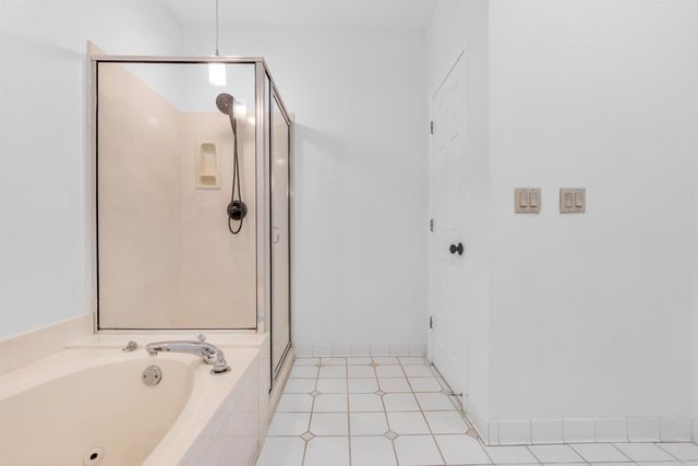 176 HARBOR VILLAGE DR, Memphis, TN 38103