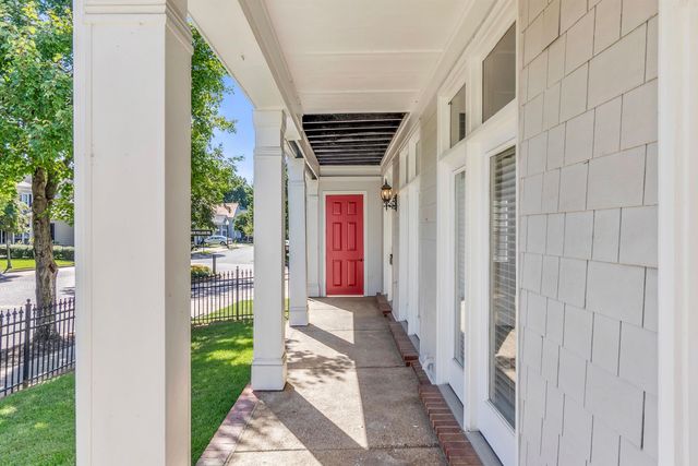 176 HARBOR VILLAGE DR, Memphis, TN 38103