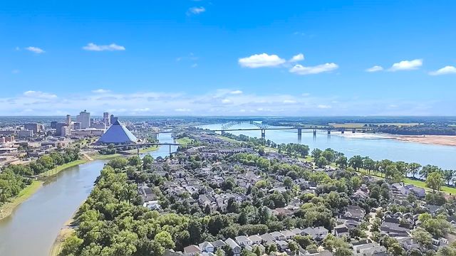 176 HARBOR VILLAGE DR, Memphis, TN 38103