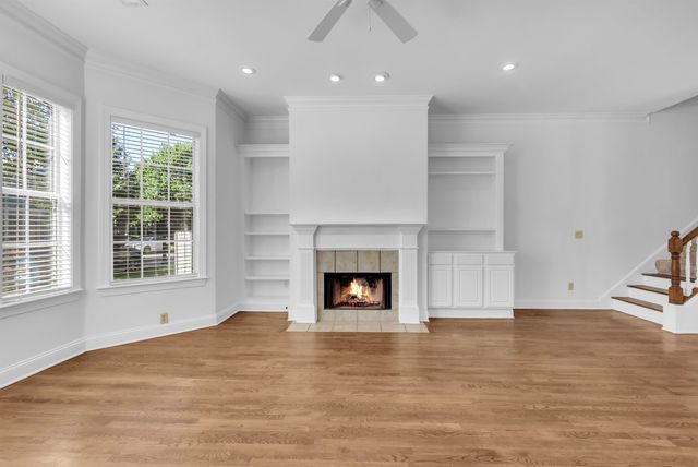 176 HARBOR VILLAGE DR, Memphis, TN 38103