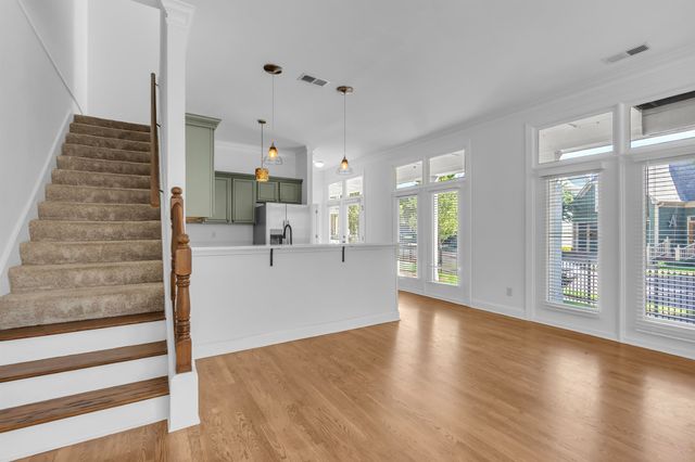 176 HARBOR VILLAGE DR, Memphis, TN 38103