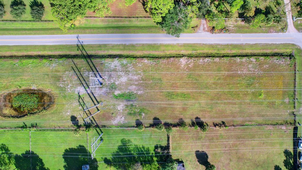 Image 9 of property listing at 0000 Acme Road, Wellington, FL 33414