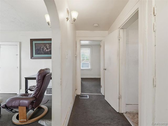 30 W Granet Avenue, Hazel Park, MI 48030