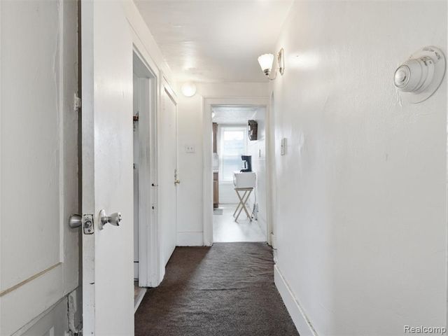 30 W Granet Avenue, Hazel Park, MI 48030