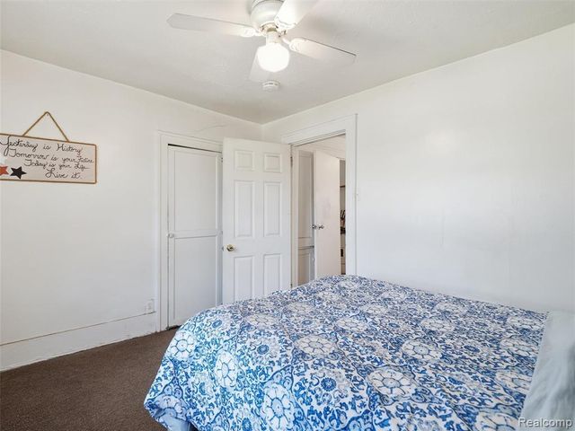30 W Granet Avenue, Hazel Park, MI 48030