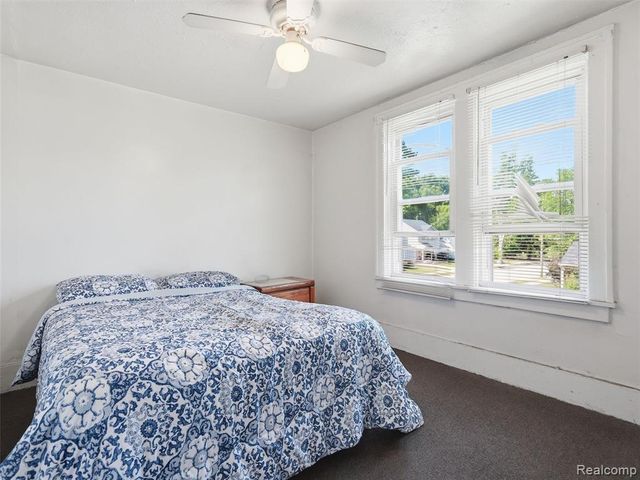 30 W Granet Avenue, Hazel Park, MI 48030