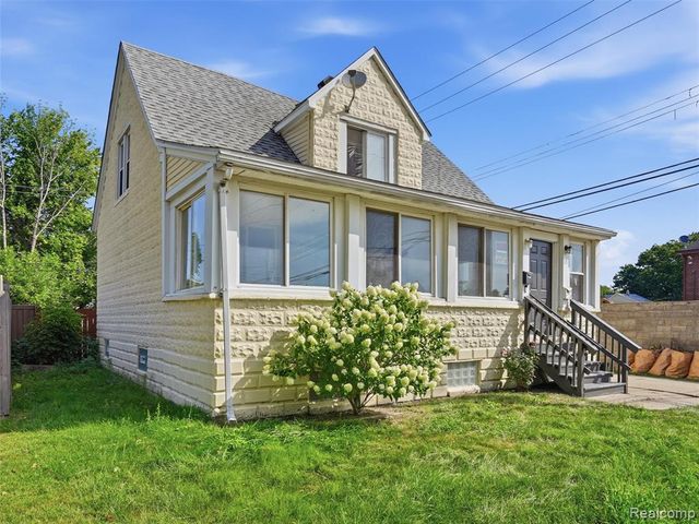 30 W Granet Avenue, Hazel Park, MI 48030