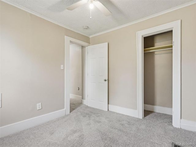30 W Granet Avenue, Hazel Park, MI 48030