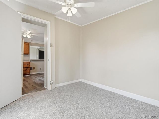 30 W Granet Avenue, Hazel Park, MI 48030