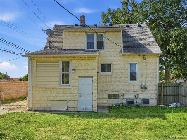 30 W Granet Avenue, Hazel Park, MI 48030