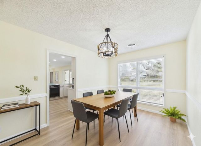 205 Narcissus Street, Lake Jackson, TX 77566