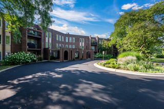 1450 Sandpebble Drive 333, Wheeling, IL 60090