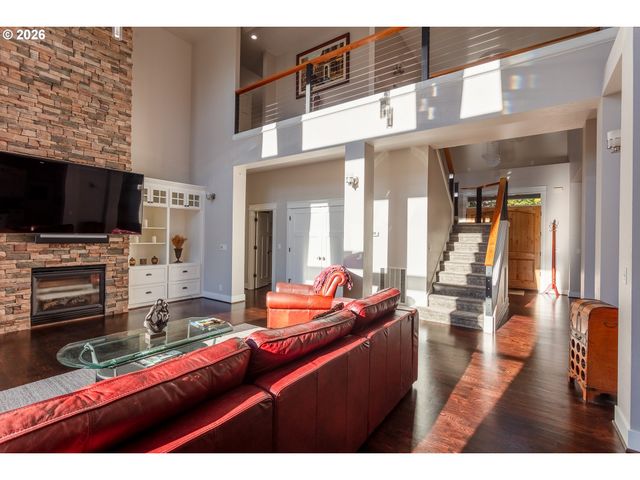 3160 SUMMIT SKY Blvd, Eugene, OR 97405