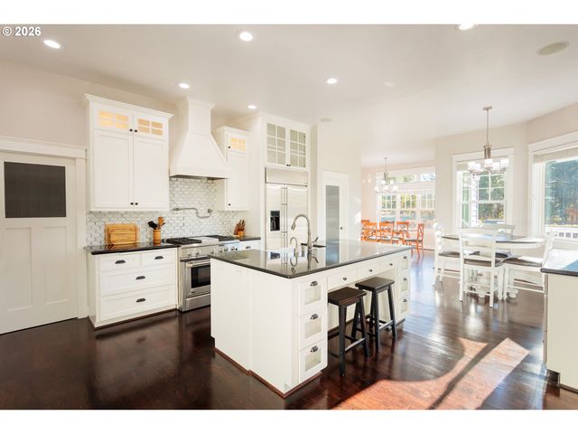 3160 SUMMIT SKY Blvd, Eugene, OR 97405