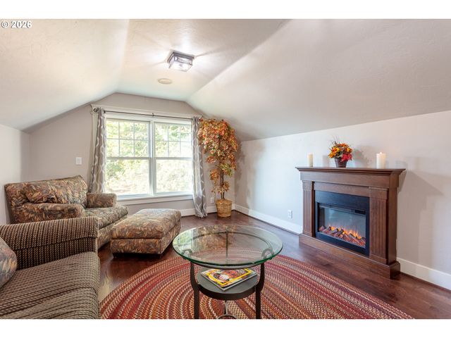 3160 SUMMIT SKY Blvd, Eugene, OR 97405