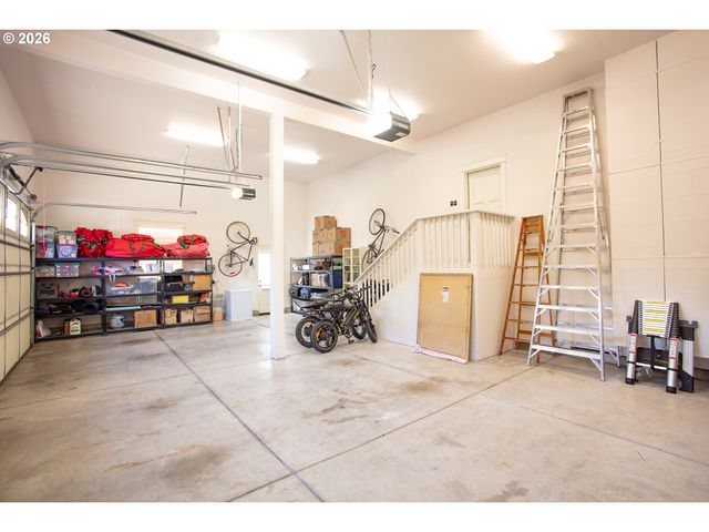 3160 SUMMIT SKY Blvd, Eugene, OR 97405