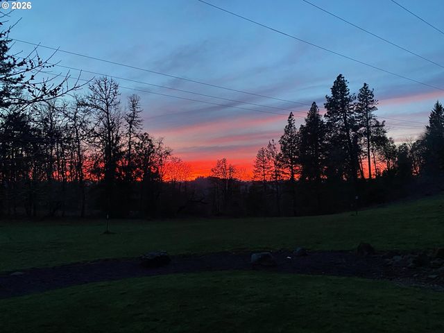 3160 SUMMIT SKY Blvd, Eugene, OR 97405