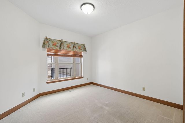 12352 Lakeview Drive N, Maple Grove, MN 55369