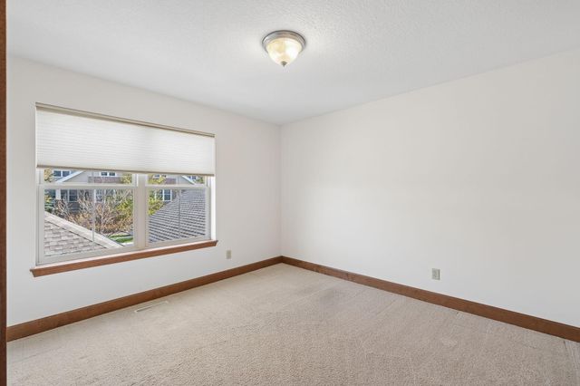 12352 Lakeview Drive N, Maple Grove, MN 55369