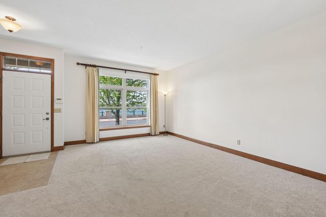 12352 Lakeview Drive N, Maple Grove, MN 55369