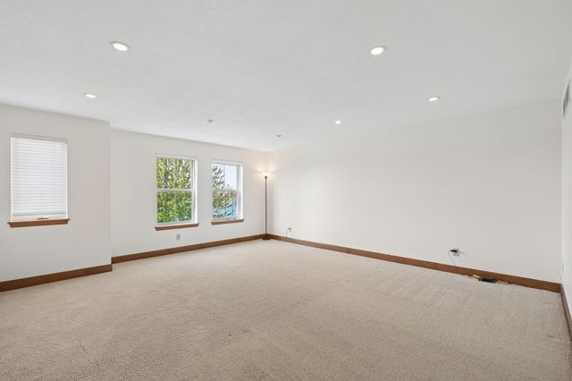 12352 Lakeview Drive N, Maple Grove, MN 55369