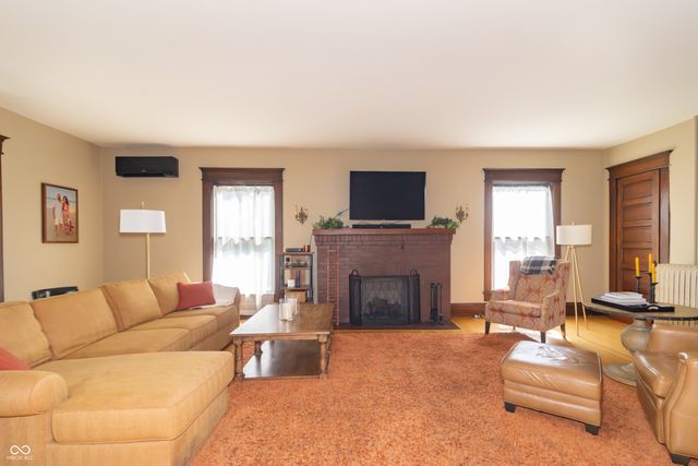 403 E North Street, Greenfield, IN 46140