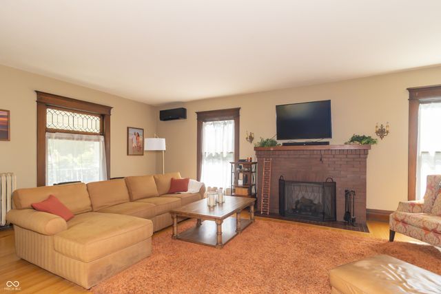 403 E North Street, Greenfield, IN 46140