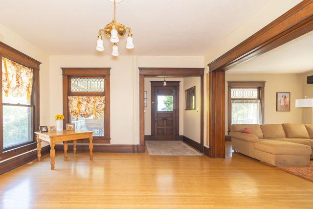 403 E North Street, Greenfield, IN 46140