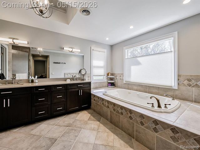 3720 E Clarkston Road, Oakland, MI 48363