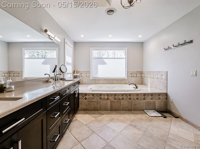 3720 E Clarkston Road, Oakland, MI 48363