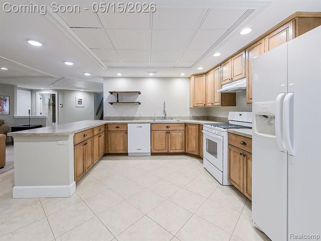3720 E Clarkston Road, Oakland, MI 48363