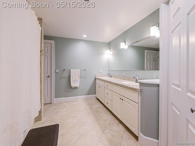 3720 E Clarkston Road, Oakland, MI 48363