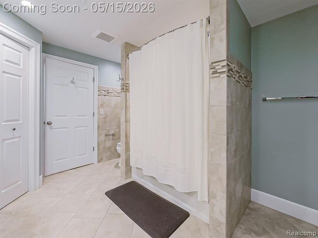 3720 E Clarkston Road, Oakland, MI 48363