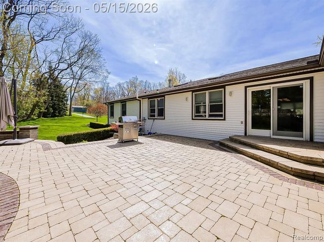 3720 E Clarkston Road, Oakland, MI 48363