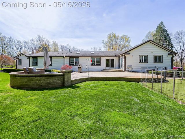 3720 E Clarkston Road, Oakland, MI 48363