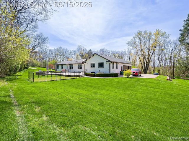 3720 E Clarkston Road, Oakland, MI 48363