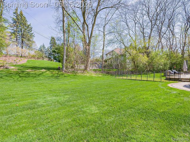 3720 E Clarkston Road, Oakland, MI 48363