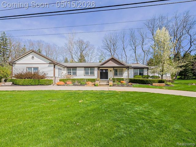 3720 E Clarkston Road, Oakland, MI 48363