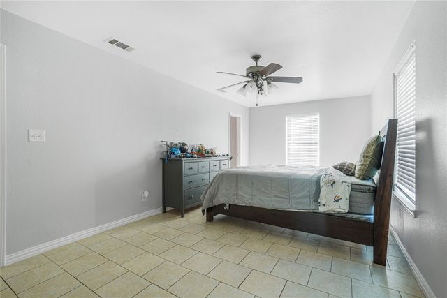 813 Beacon Hill Drive, Irving, TX 75061