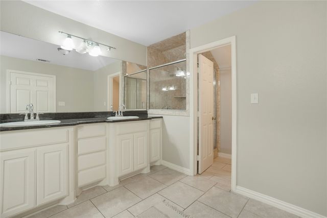 813 Beacon Hill Drive, Irving, TX 75061