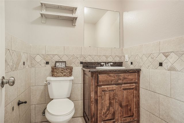 813 Beacon Hill Drive, Irving, TX 75061