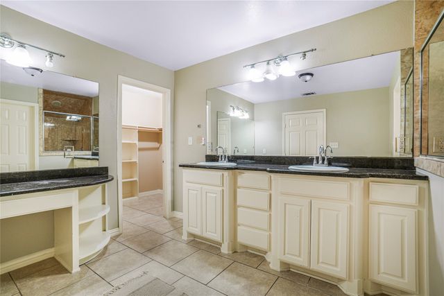 813 Beacon Hill Drive, Irving, TX 75061