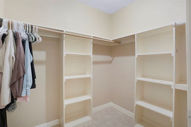 813 Beacon Hill Drive, Irving, TX 75061