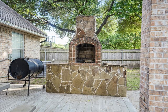 813 Beacon Hill Drive, Irving, TX 75061
