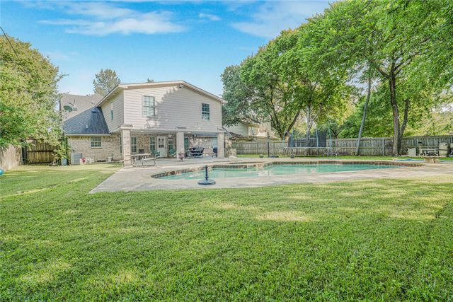 813 Beacon Hill Drive, Irving, TX 75061