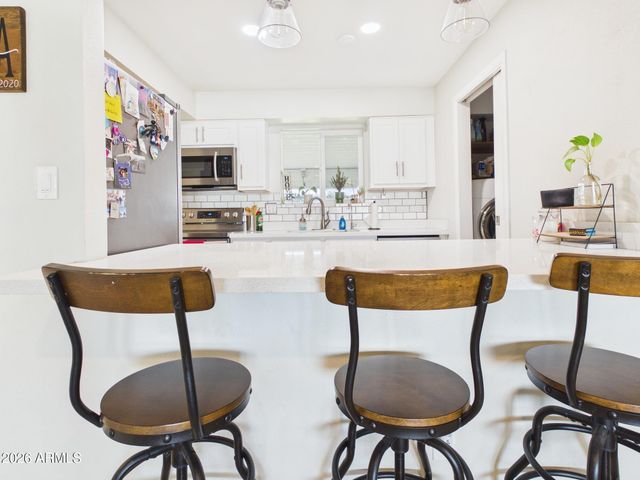 3223 W JOAN DE ARC Avenue, Phoenix, AZ 85029