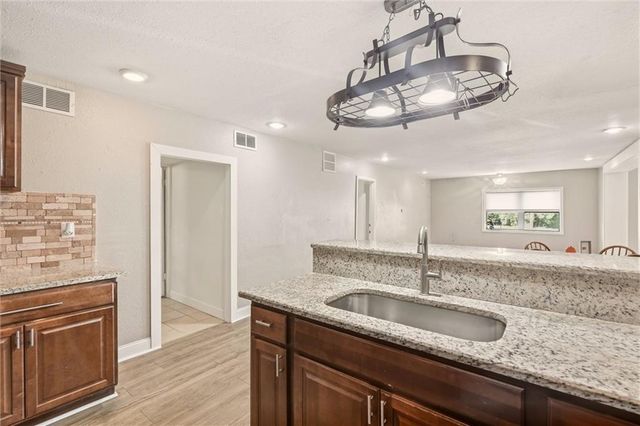 6207 Leavenworth Road, Kansas City, KS 66104